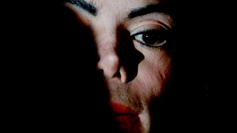 Michael Jacksoni hirmuäratava muusikavideo nägemine lapsepõlves põhjustas püsiva psühholoogilise trauma. Michael Jacksoni hirmuäratava muusikavideo nägemine lapsepõlves põhjustas püsiva psühholoogilise trauma.