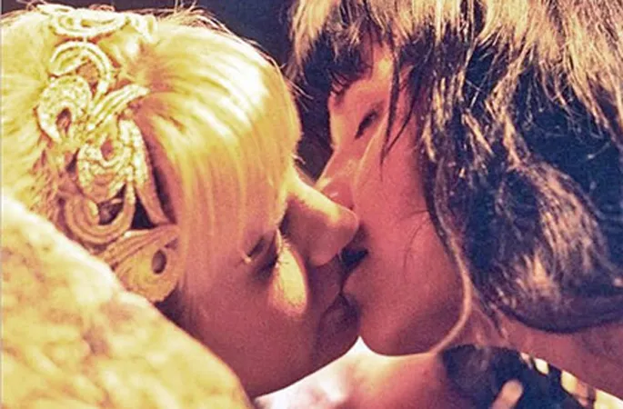 Анасы мен баласы жыныстық қатынасқа түскен орысша порно видео