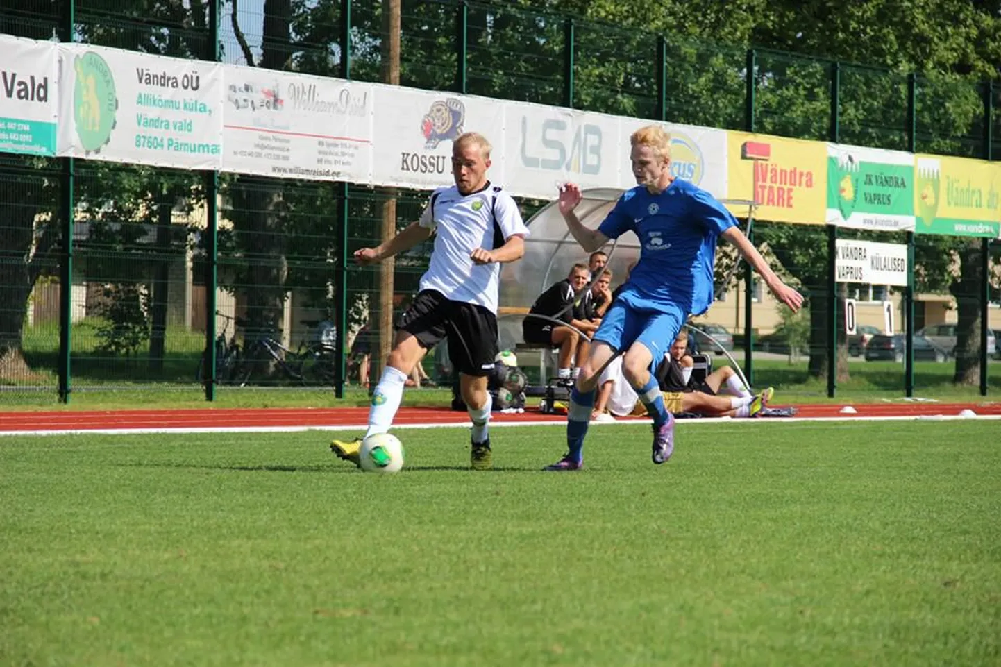 Vändra Vapruse jalgpallimeeskond kaugenes võiduga Tartu SK 10 üle väljalangemistsoonist. Arhiivifoto.