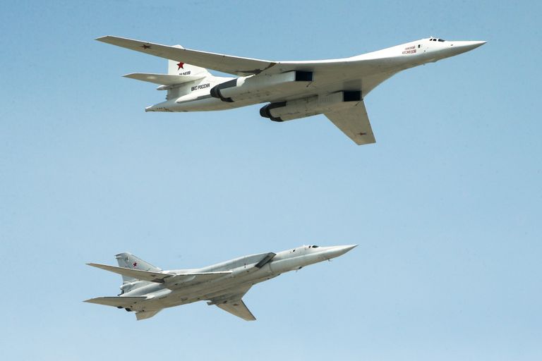 Tu-160 ja Tu-22 Moskva kohal.