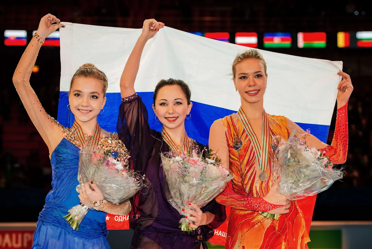 На ЧЕ в январе в Стокгольме золотую медаль завоевала Елизавета Туктамышева, серебро досталось Елене Радионовой, бронза – Анне Погорилой.