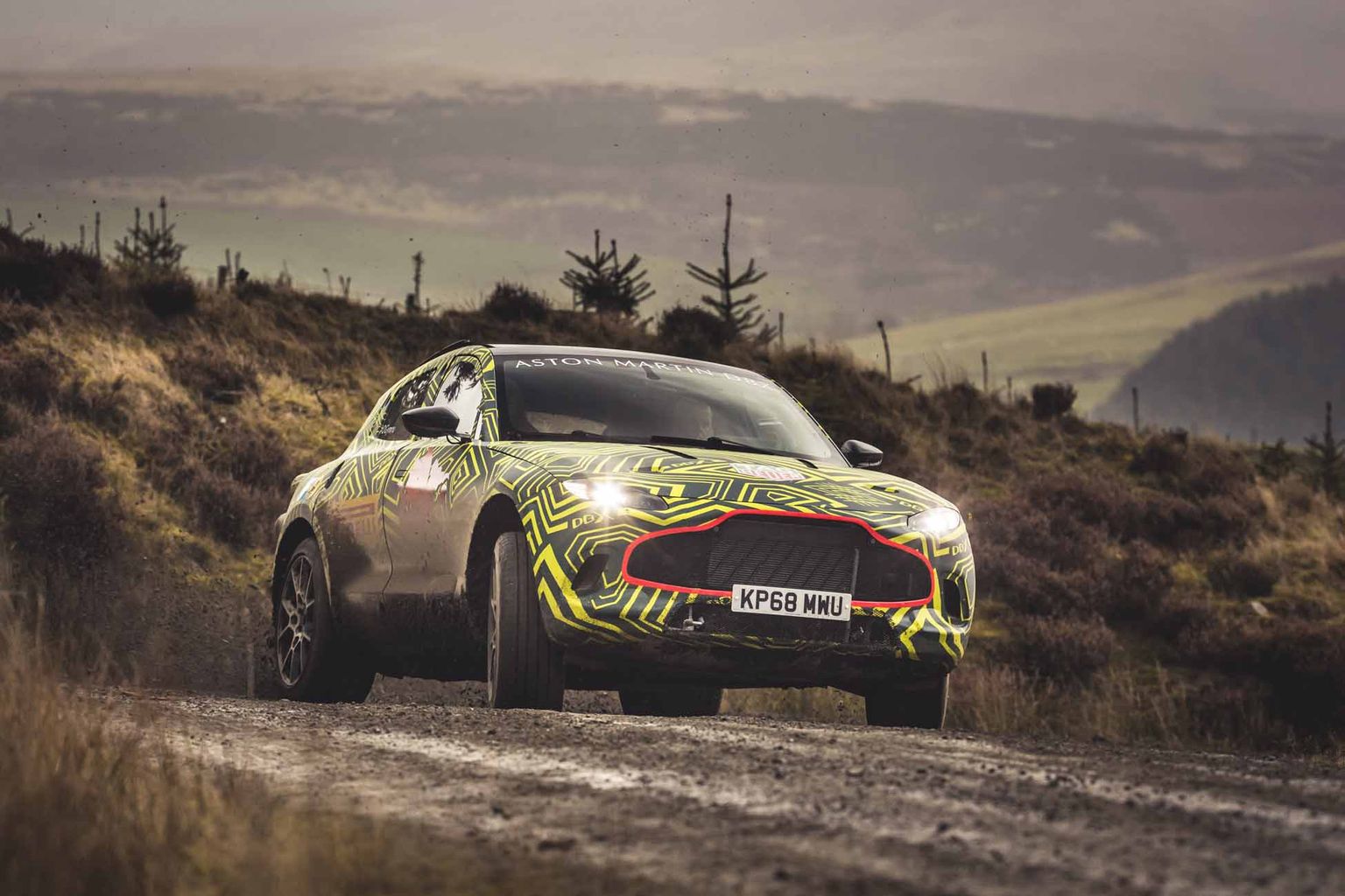 Aston Martin DBX prototips