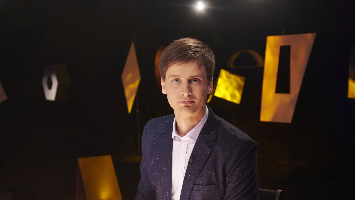 Joonas Hellerma räägib foorumil filosoofilisest haridusideaalist.