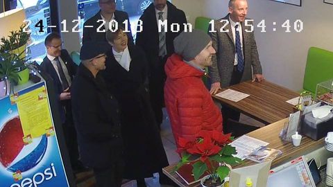 Неожиданно: президента Эстонии заметили в пиццерии в Ласнамяэ