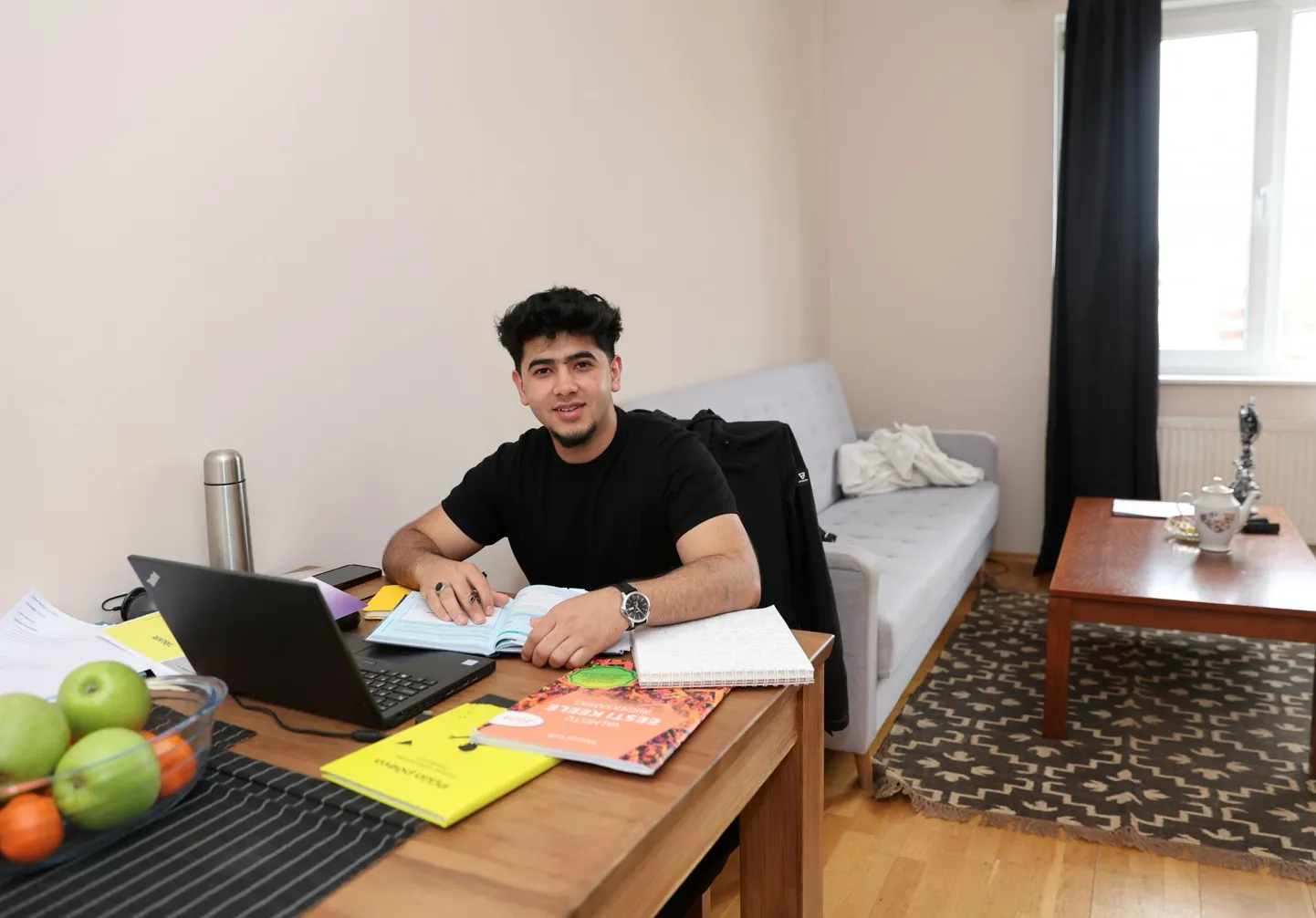 Luunja keskkooli lõpuklassis õppival Ahmad Jalal Faizyl läks eesti keel teise keelena riigieksam hästi. Siiski tunnistas noormees, et kuulamisülesanded panid mõneti kukalt kratsima.