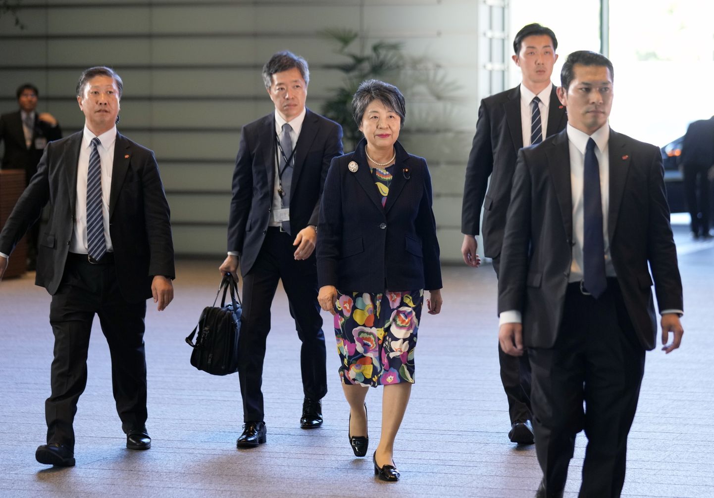 Jaapani uus välisminister Yoko Kamikawa saabus peaminister Fumio Kishida ametiresidentsi valitsusremondi päeva hommikul.