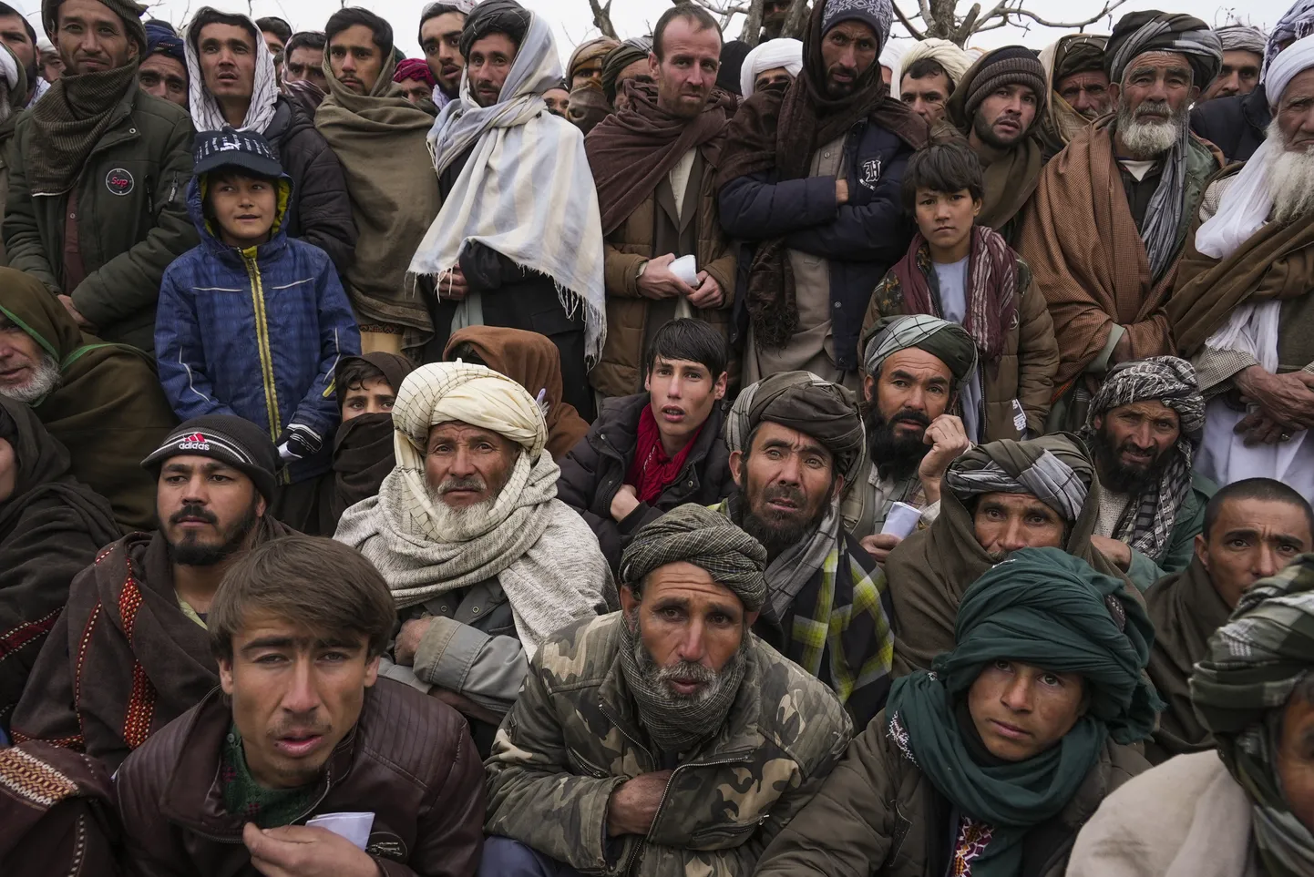 Sajad mehed taotlemas Afganistanis humanitaarabi.
