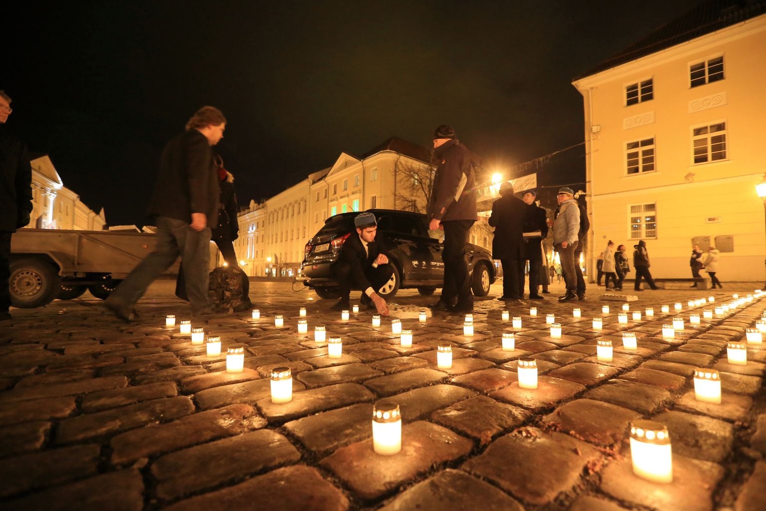 Свечи в память о жертвах мартовских депортаций.