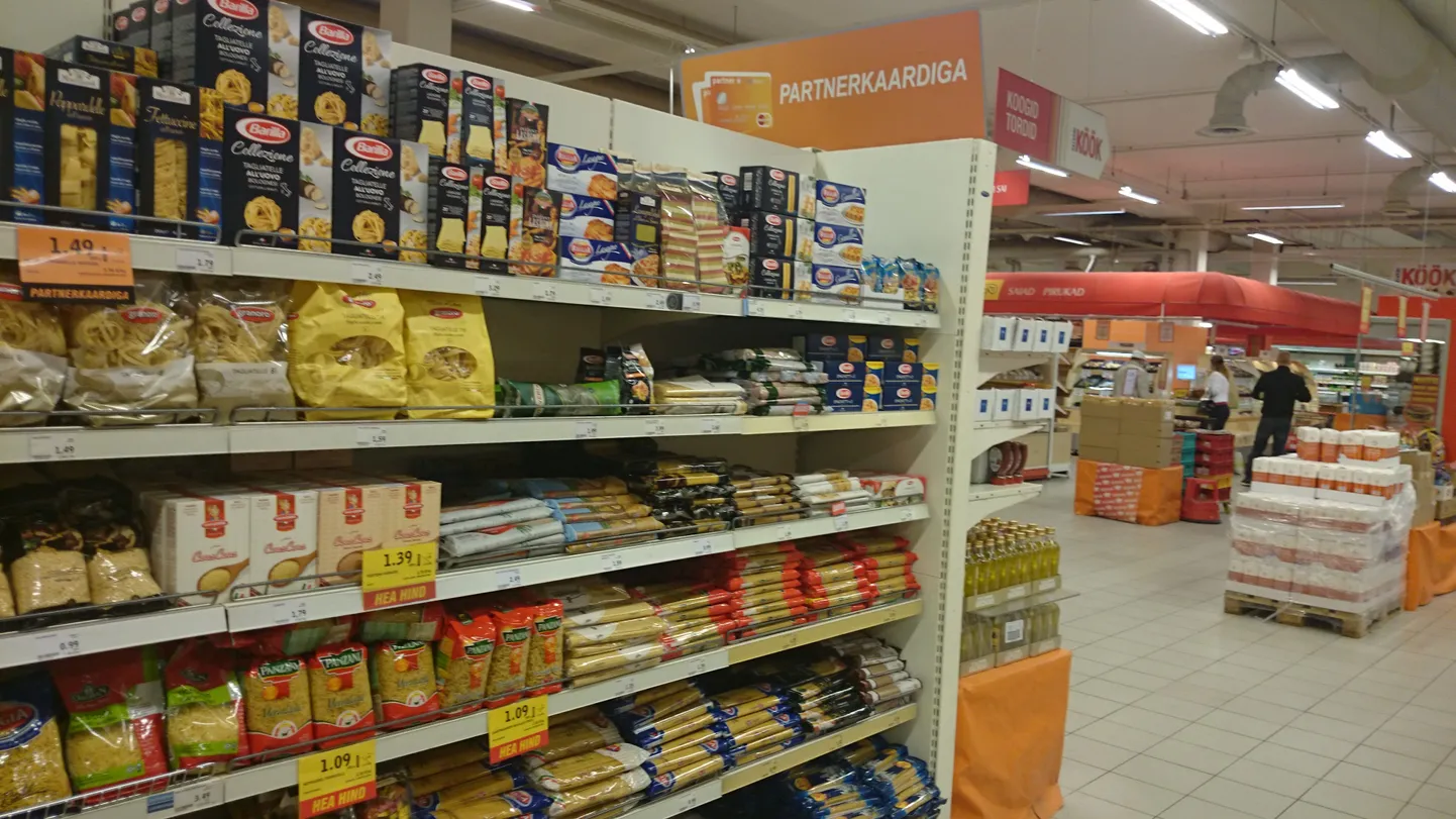 Selver tõstis  pastatooted riiuli teise serva.