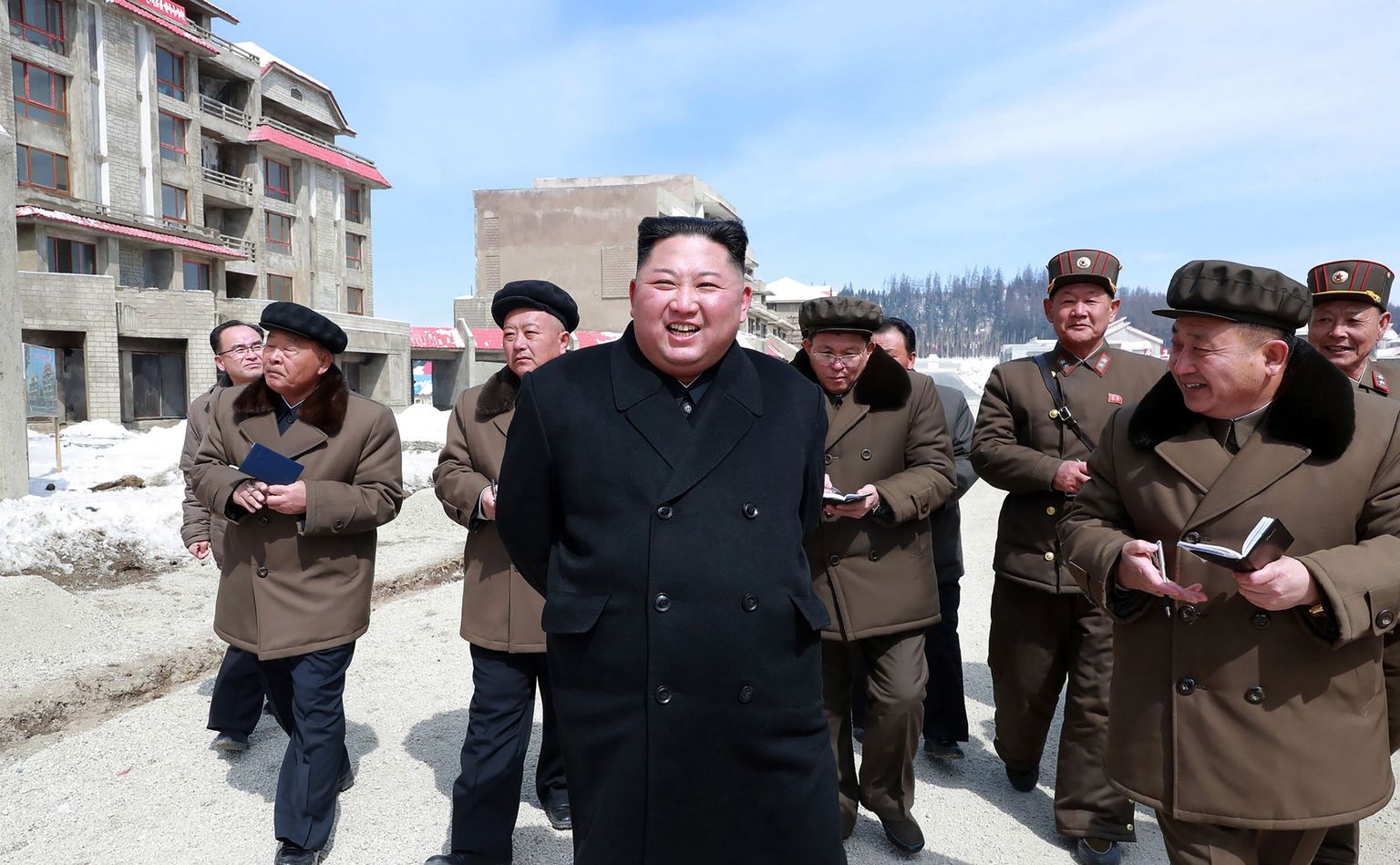 Põhja-Korea liider Kim Jong-un 4. aprillil ringreisil Samjiyoni maakonnas.