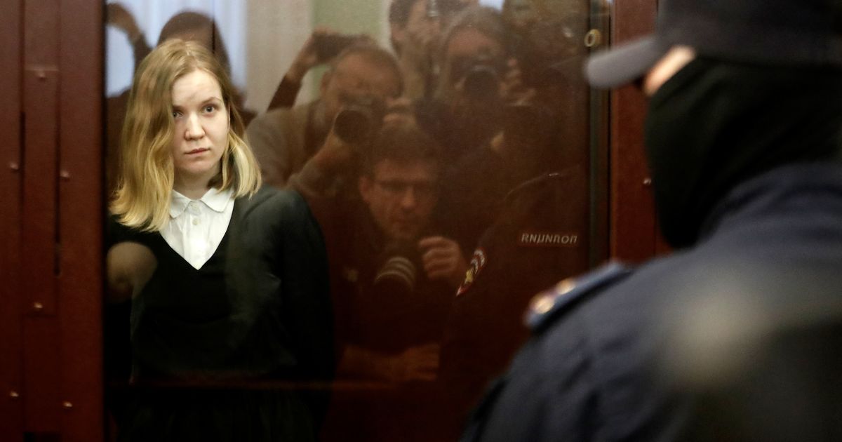 Peterburis tuntud Kremli sõjablogija tapnud naine läheb 27 aastaks vangi