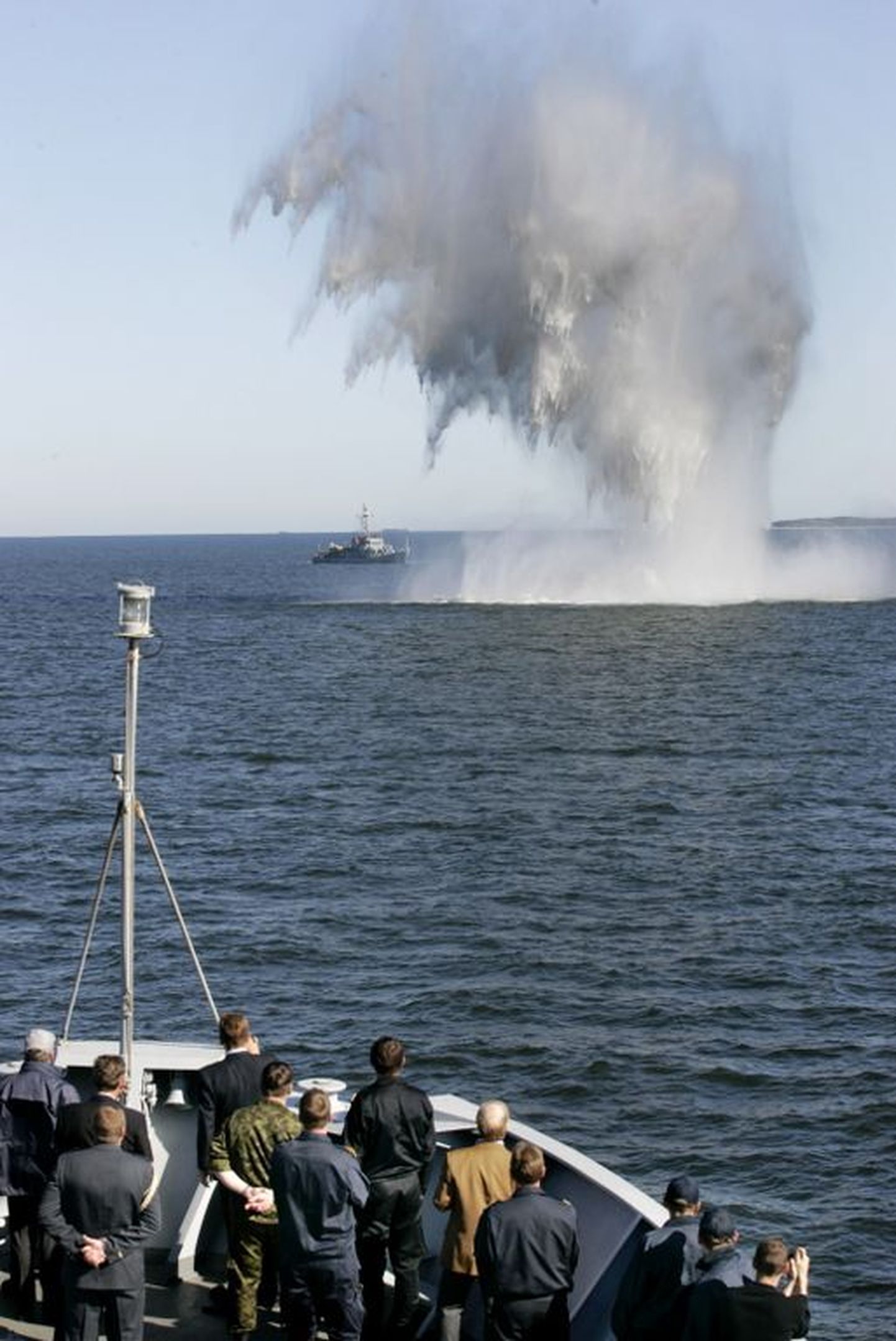 Mullu toimunud miinitõrje operatsioon Open Spirit vaadatuna sõjalaevalt Admiral Pitka.