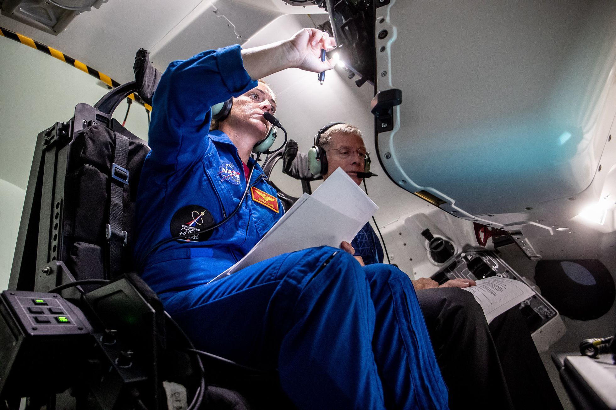 Николь - пилот тестовой команды Starliner. Командует полетом опытный космический пилот Крис Фергюсон. 