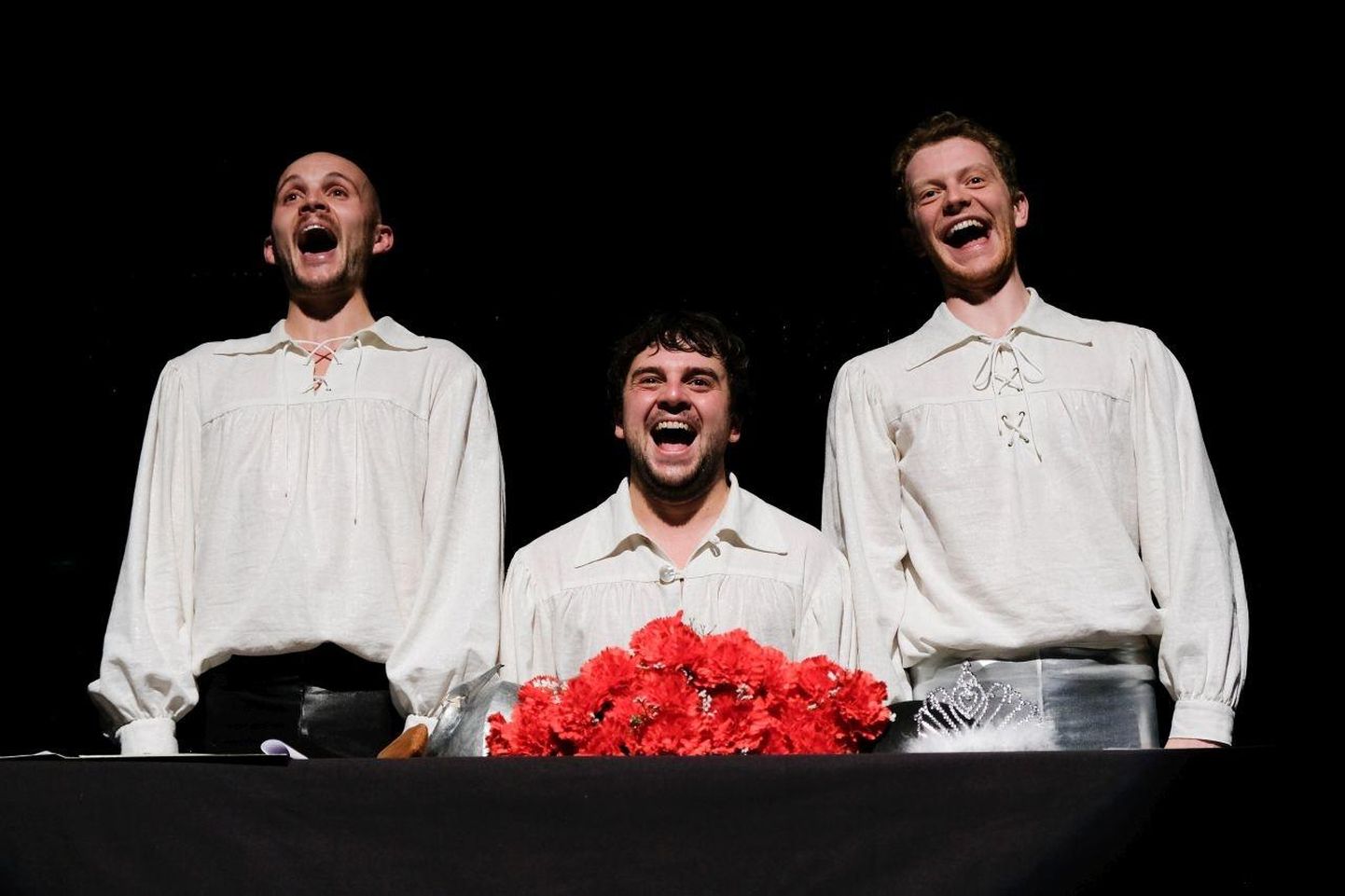 Tanel Ting, Jürgen Gansen ja Markus Habakukk lustivad Shakespeare&#39;iga lavastuses "Shakespeare&#39;i kogutud teosed".