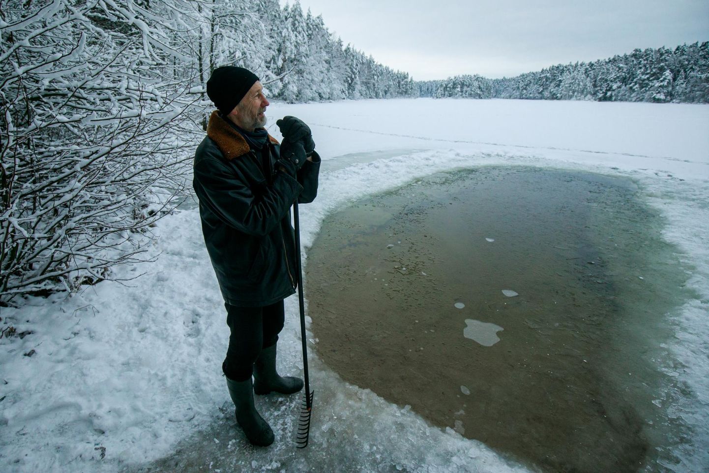 Sakussaare koguduse pastor Hans Lahi on tulihingeline talisupleja ja maratoonar, kes on sel talvel võtnud oma südameasjaks hoida lahti Viitna järvel jääauk.
