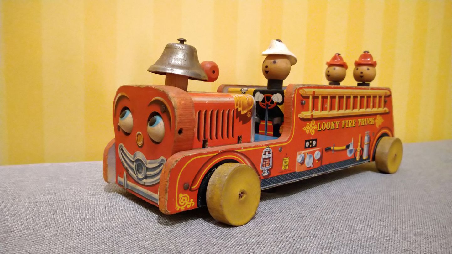 Tartu mänguasjamuuseumis näeb homsest haruldast tuletõrjeautot.