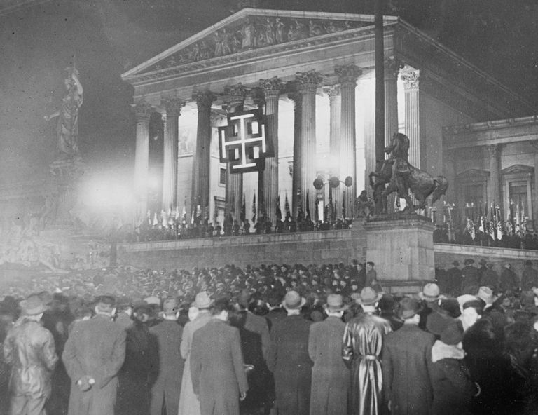 1938. aasta 26. veebruaril Austria parlamendihoonest tehtud ülesvõte. TopFoto.co.uk/Scanpix.