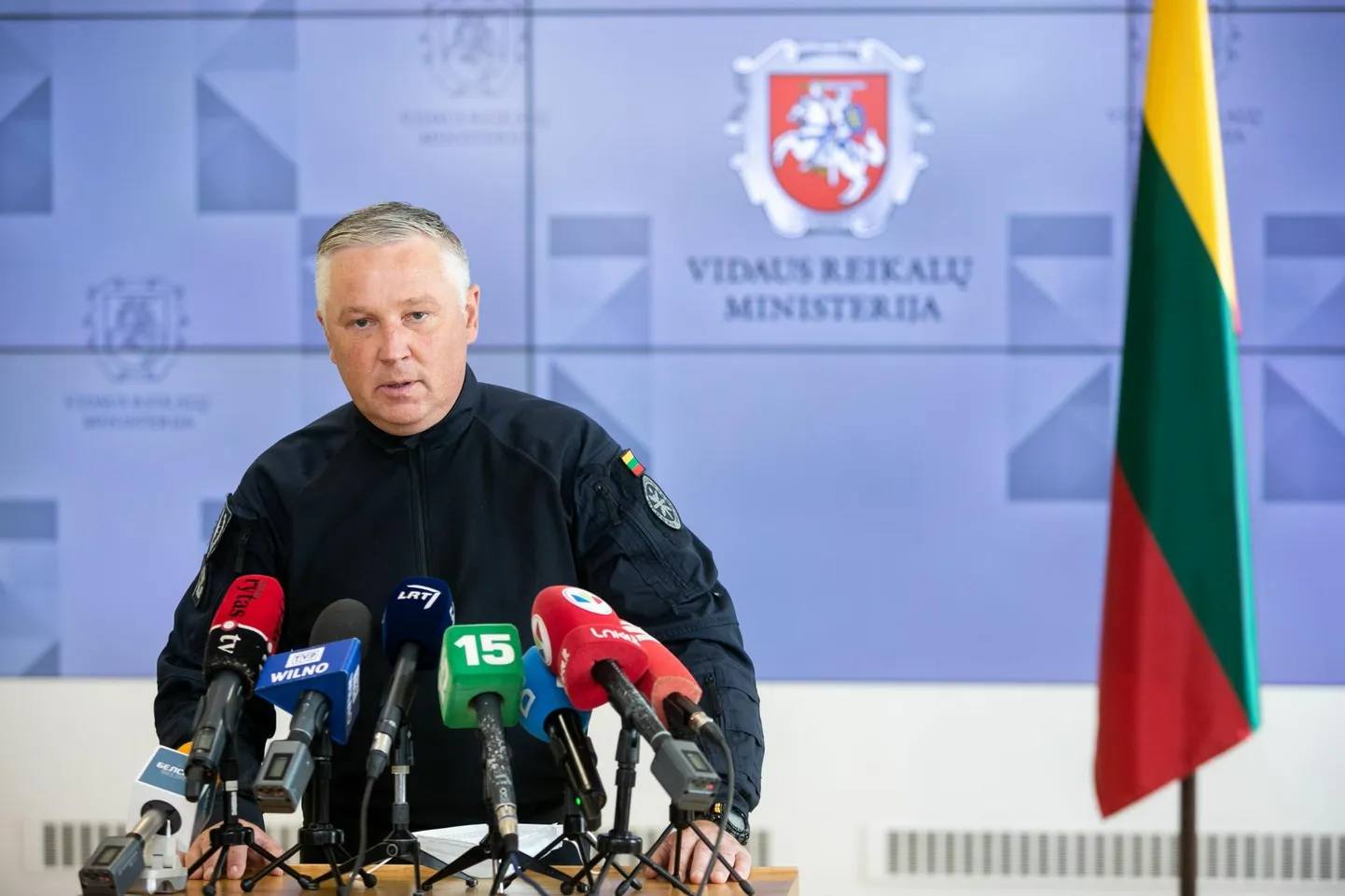 Ričardas Pocius möödunud aasta rändekriisi ajal meediale aru andmas.