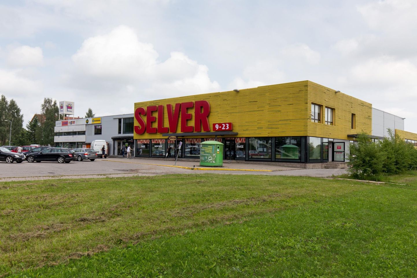 Laupäeval peatub Viljandis Männimäe Selveri parklas mittetulundusühingu Uuskasutuskeskus buss, kuhu saab viia ülearuseid, ent korralikke asju.