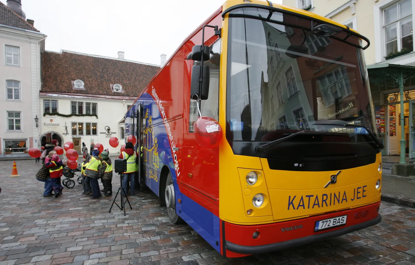 Tallinna Keskraamatukogu raamatukogubuss Katariina Jee.