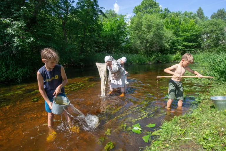 Mulgimaa peremängus saab käe külge panna igasugustes vahvates tegemistes.