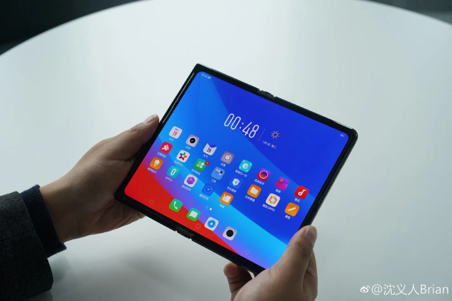 Oppo volditelefon