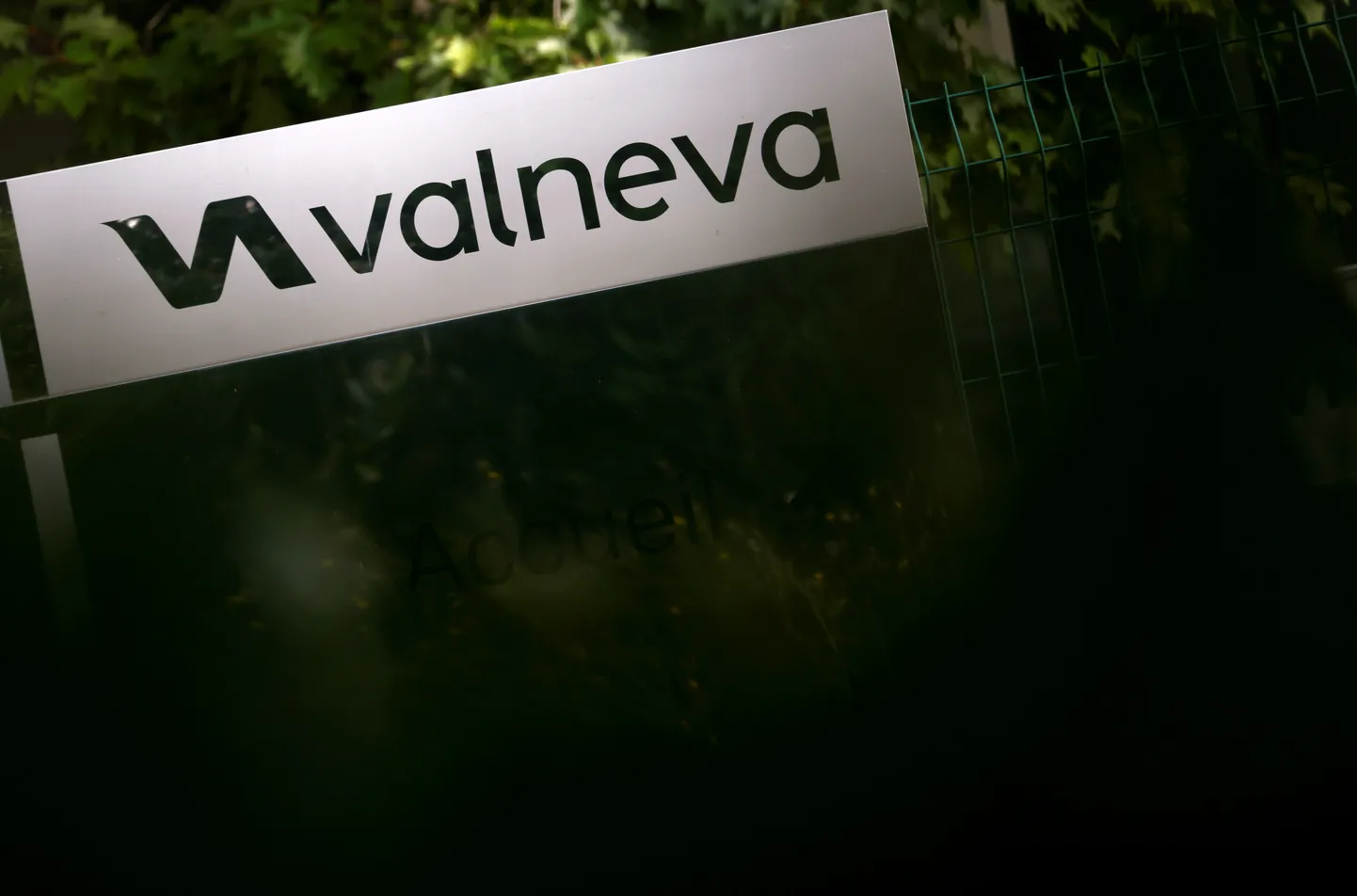 Valneva logo ettevõtte peakorteris Prantsusmaal Nantes'is 13. september 2021.