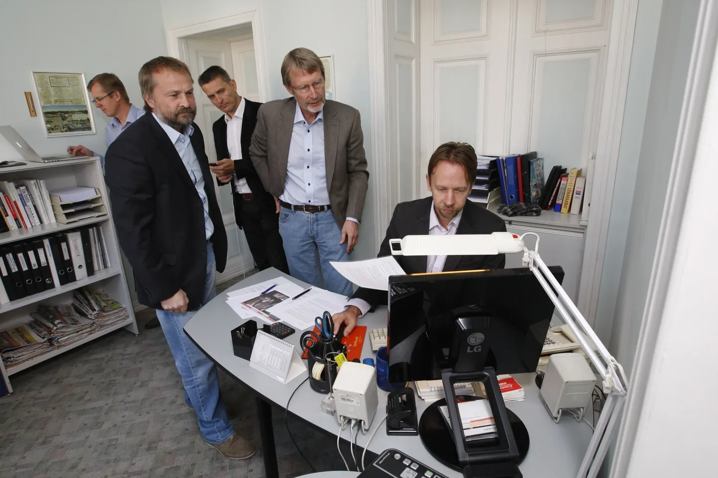 Eesti Meedia uued omanikud Toomas Issak (paremalt), Mart Kadastik, Andres Kull, Margus Linnamäe ja Meelis Luht.