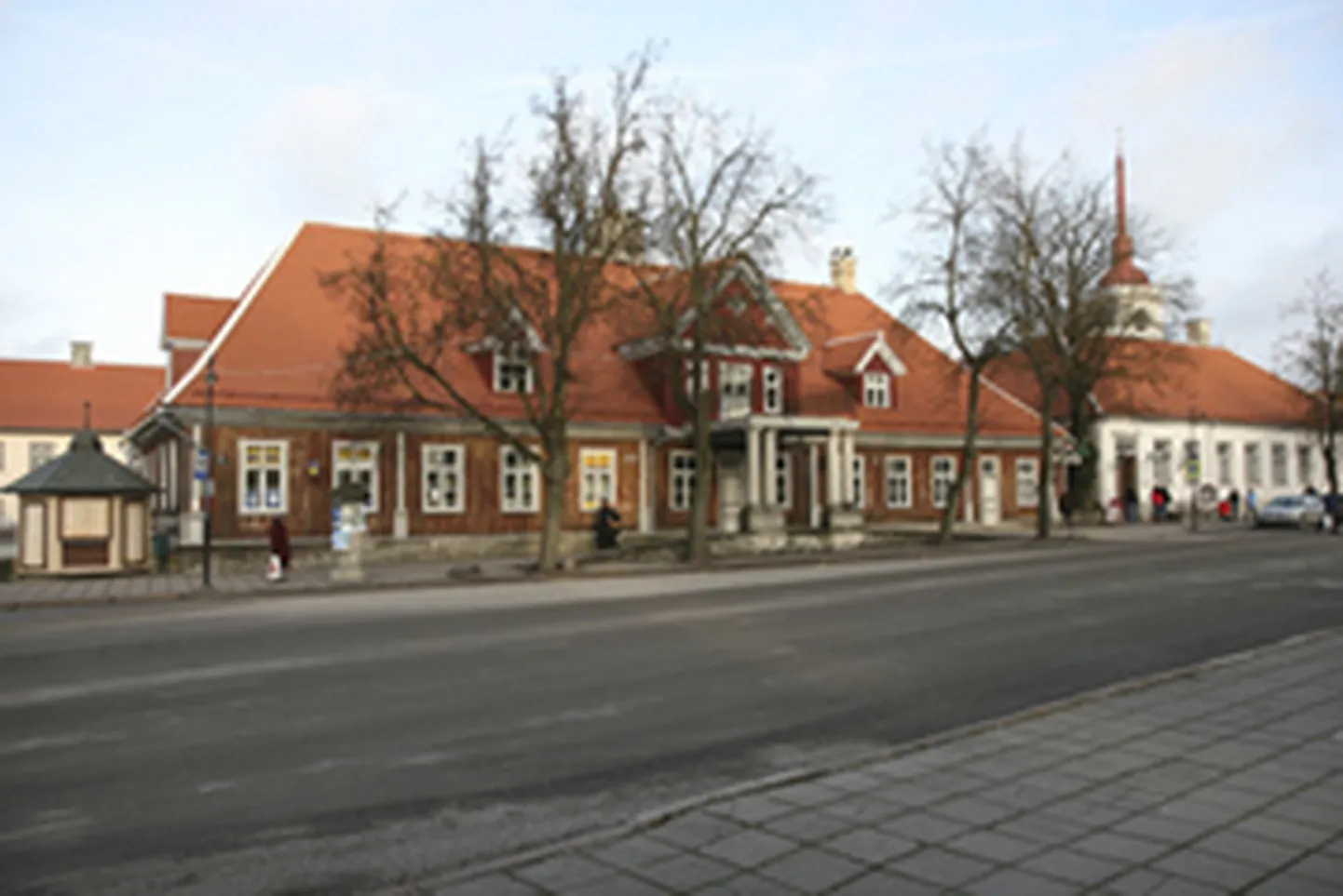 Äri- ja büroohoone Tallinna tn 9
