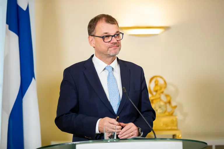 Juha Sipilä eilsel pressikonverentsil Tallinnas.