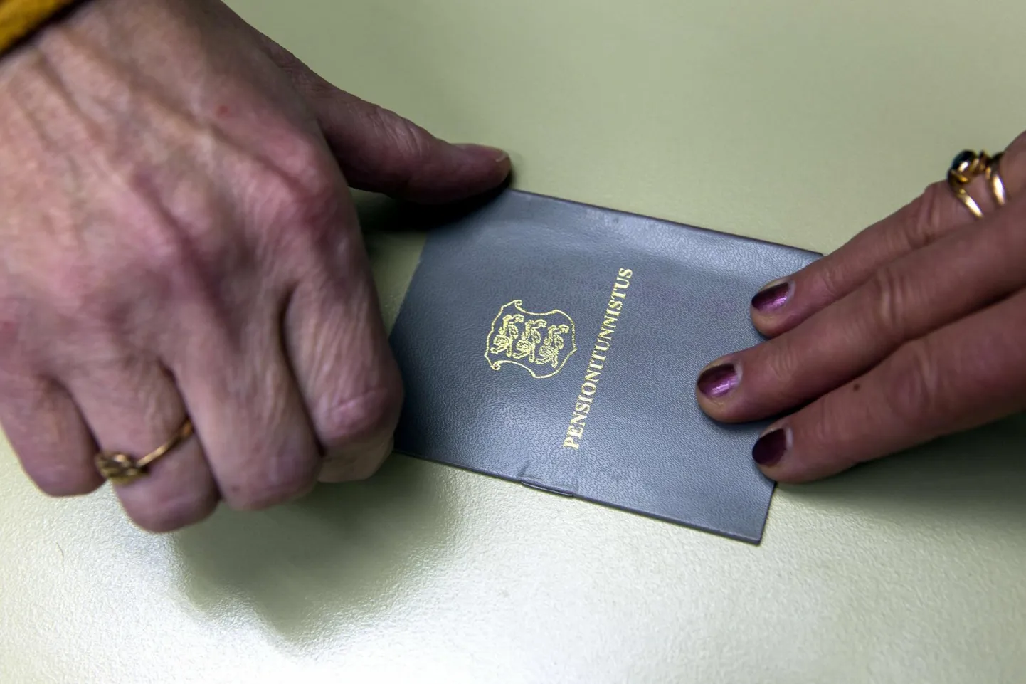 Paberist pensionitunnistused ajapikku kaovad.