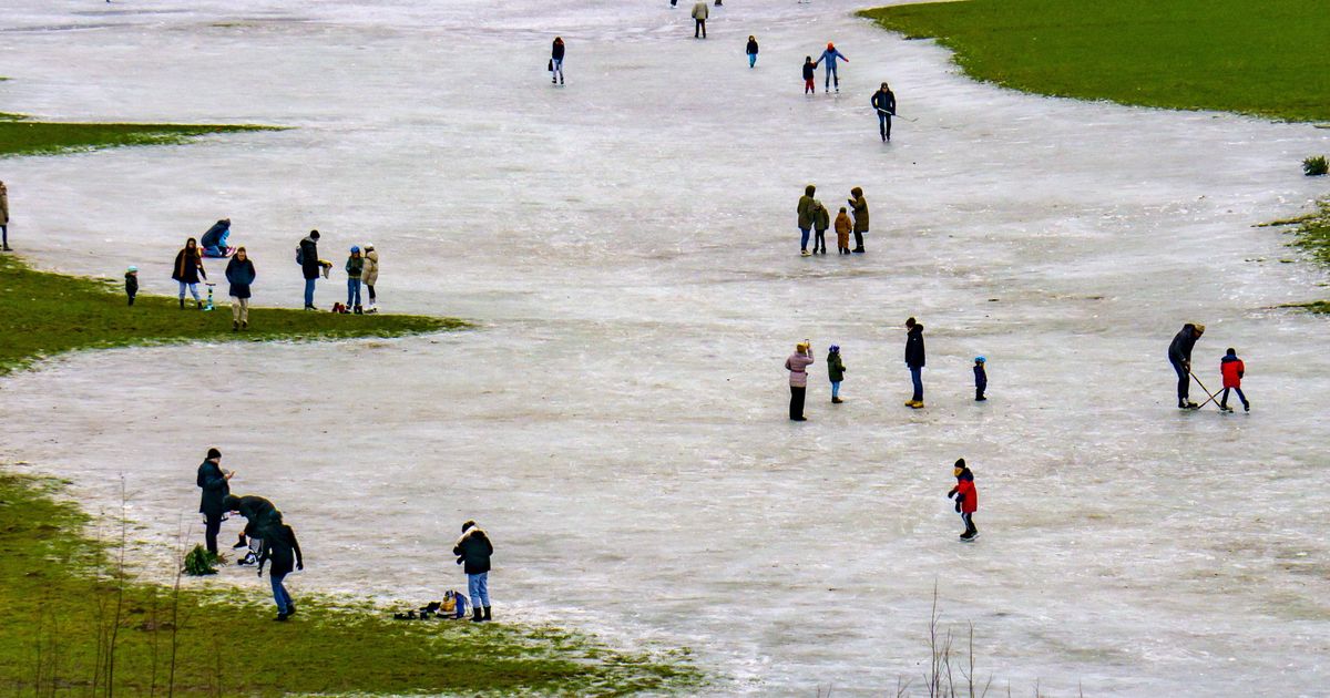 SAKSAMAA JÄÄS ⟩ Juhuslik mööduja päästis järvest kaks väikest last kasutades koerarihma