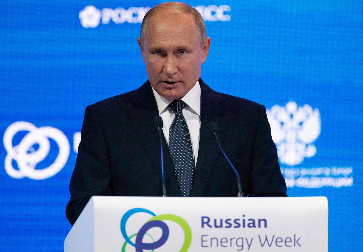 Vladimir Putin Moskvas energianädala foorumil.