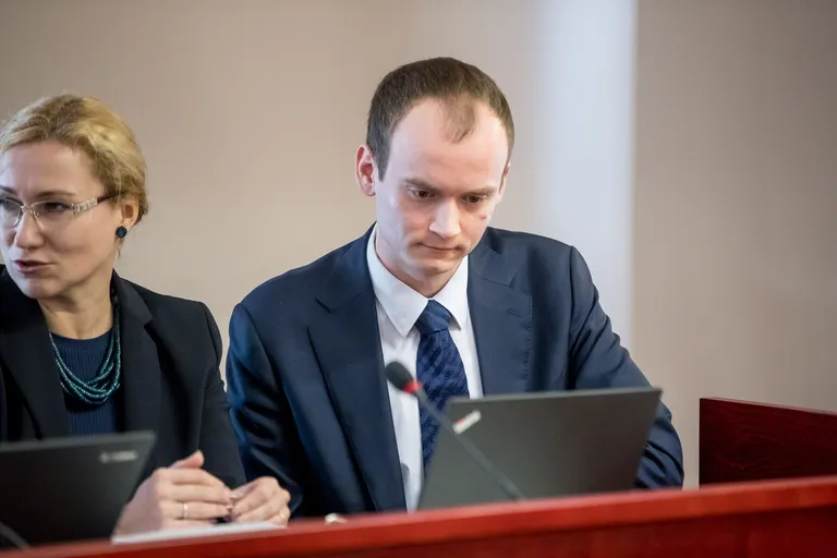 Kaebajate AS Raisneri ja Hans Teivi juristid kohtuistungil. Foto: