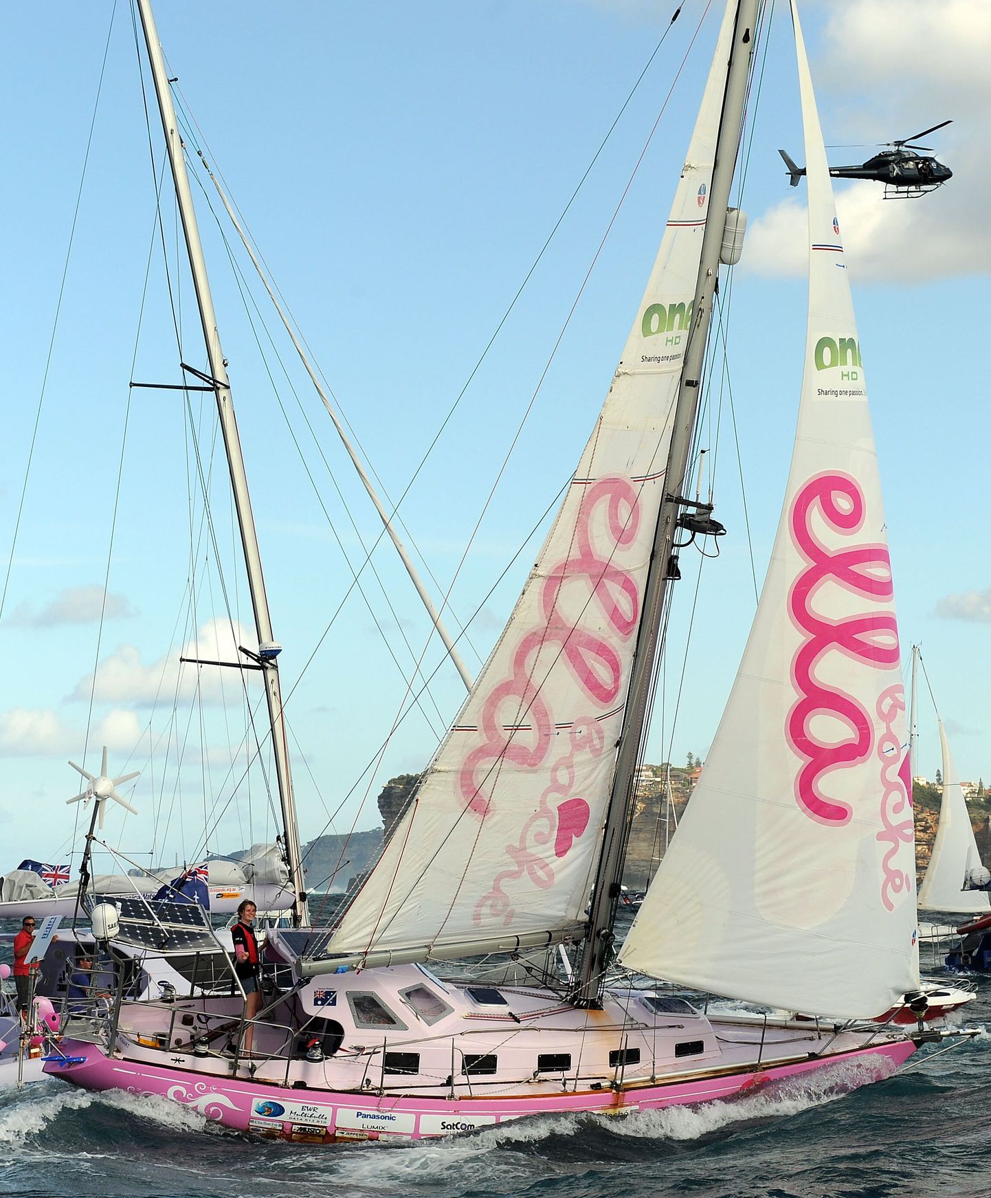 Джессика Уотсон обогнула земной шар на гламурной розовой яхте.