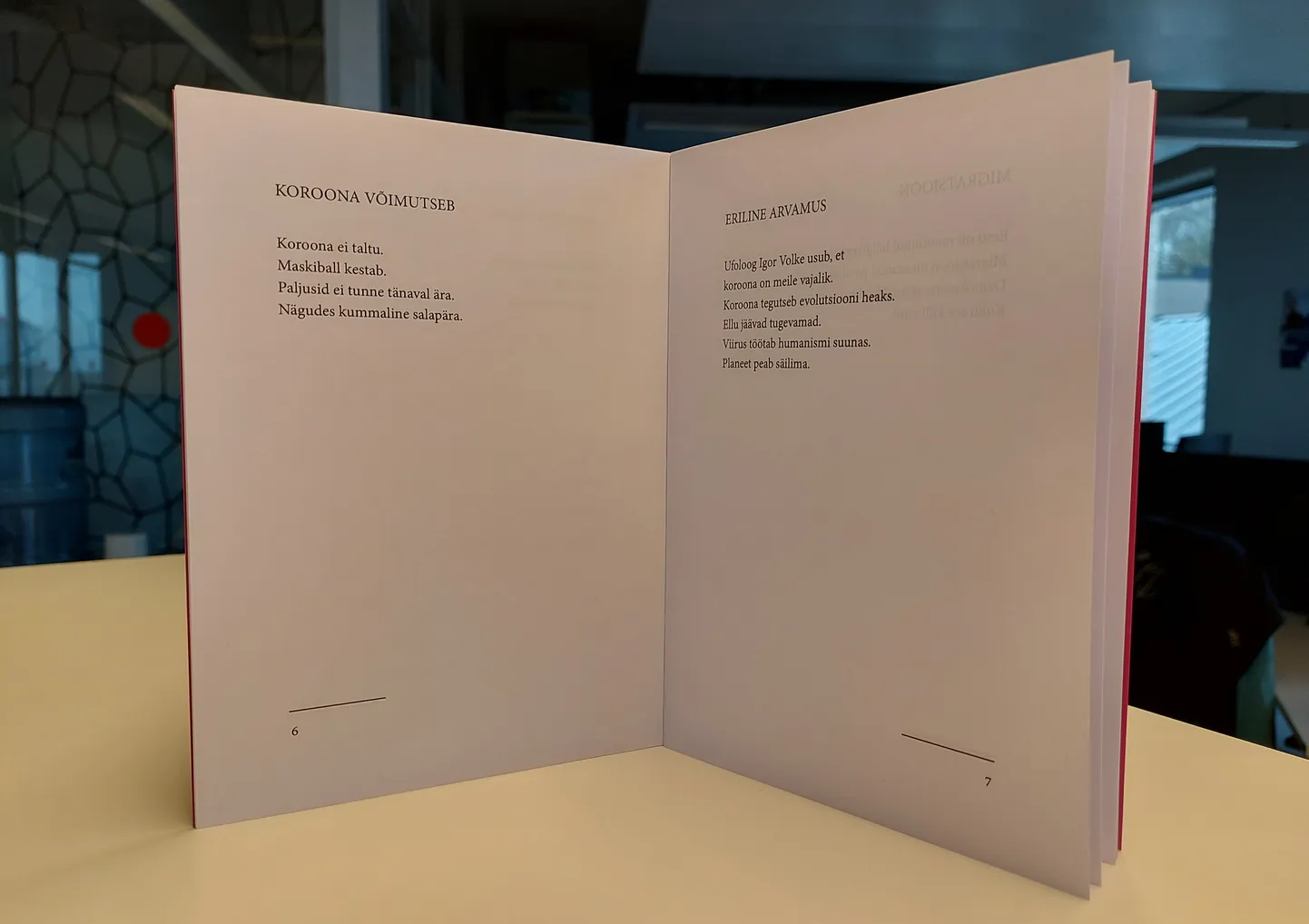 Koroonateemalised luuletused lehekülgedel 6 ja 7.