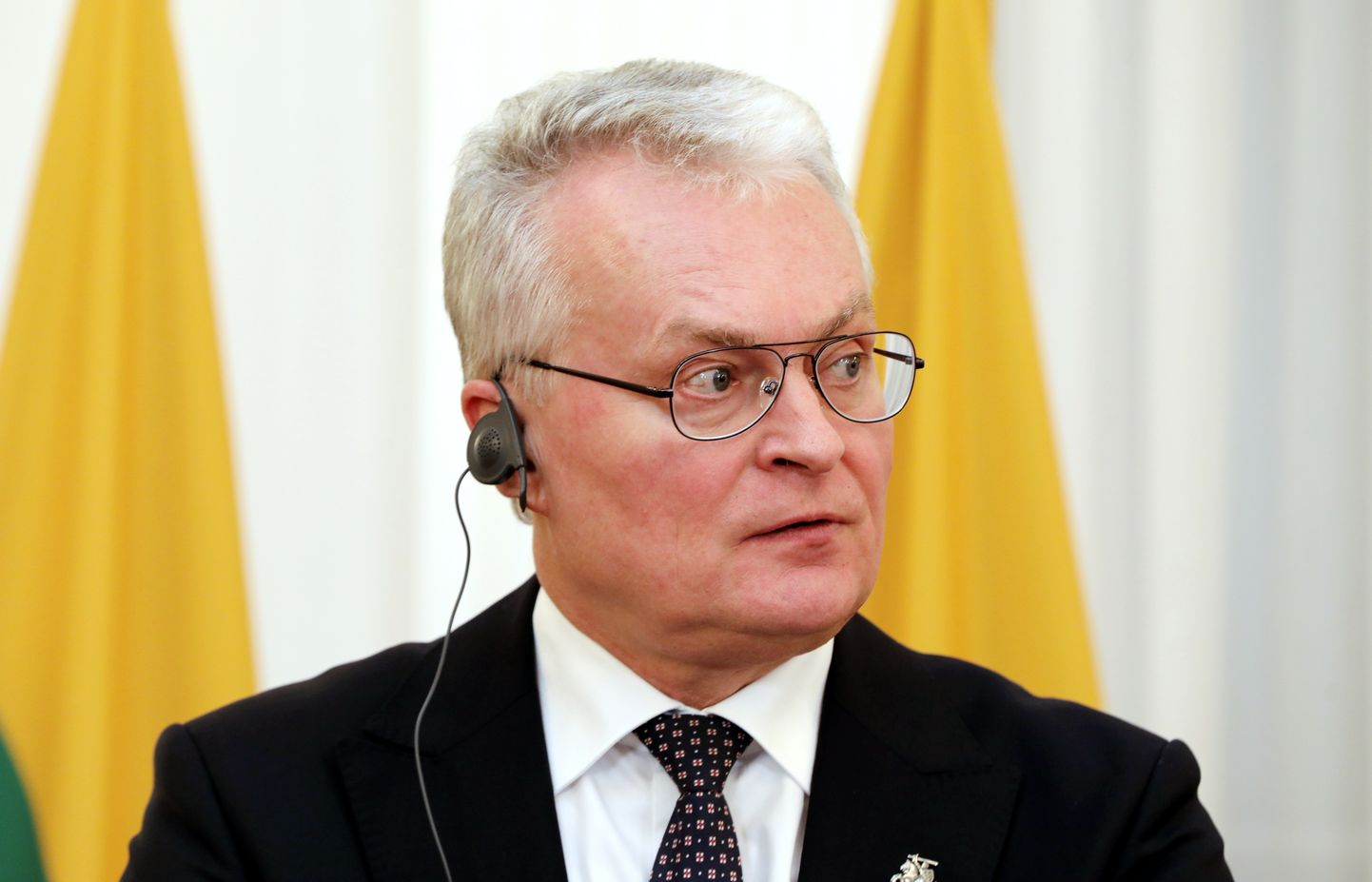 Lietuvas prezidents Gintans Nausēda piedalās preses konferencē pēc tikšanās ar Latvijas un Igaunijas prezidentiem Rīgas pilī.