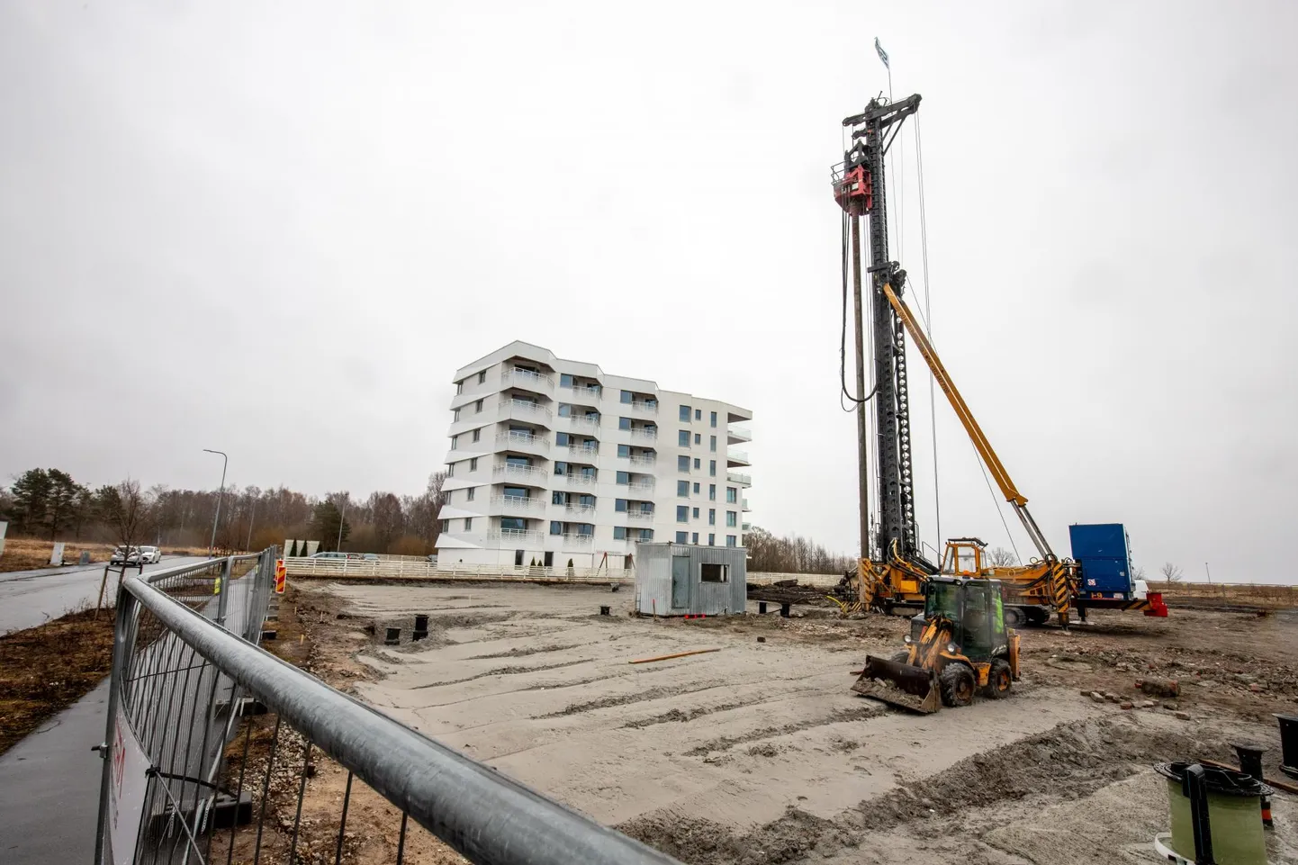 2019. aastal valminud Valgre elamurajooni esimese kortermaja kõrvale kerkib järgmiseks kevadeks 43 korteriga elamu.