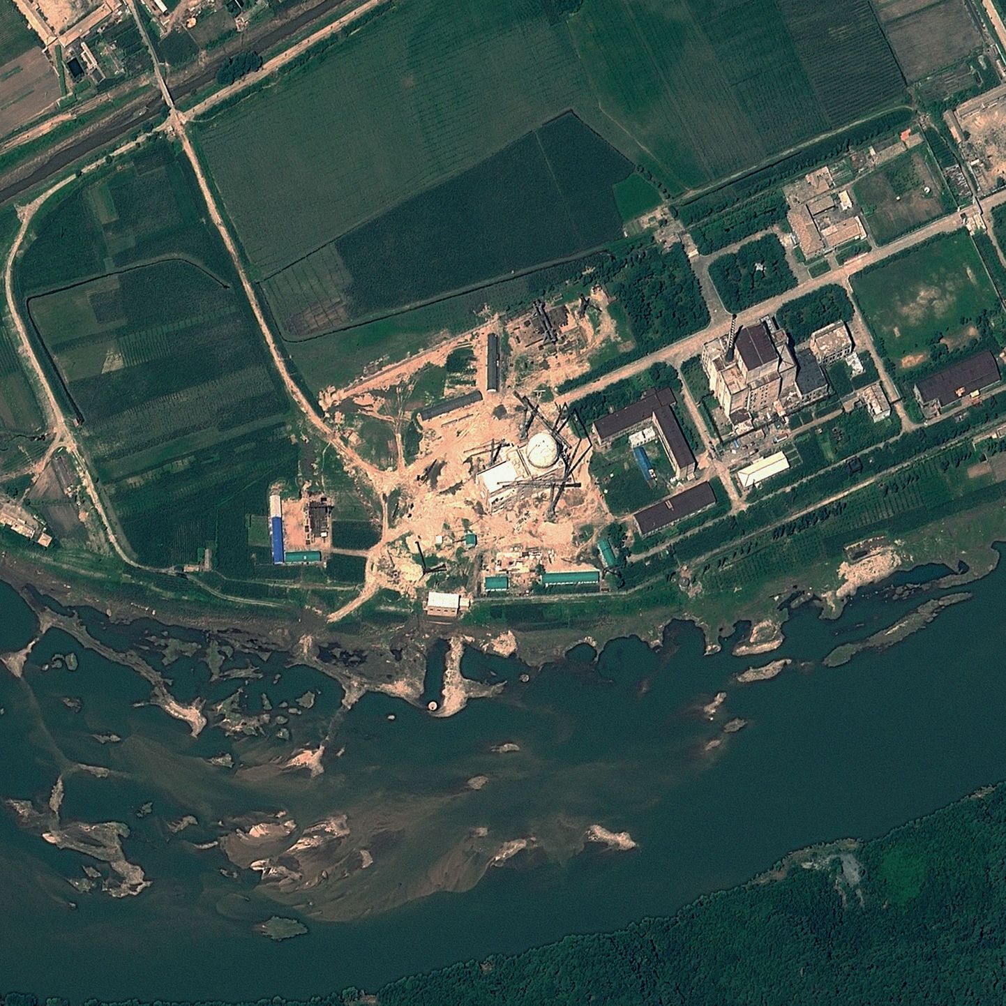 Põhja-Koreas asuva Yongbyoni tuumajaama satelliitpilt.
