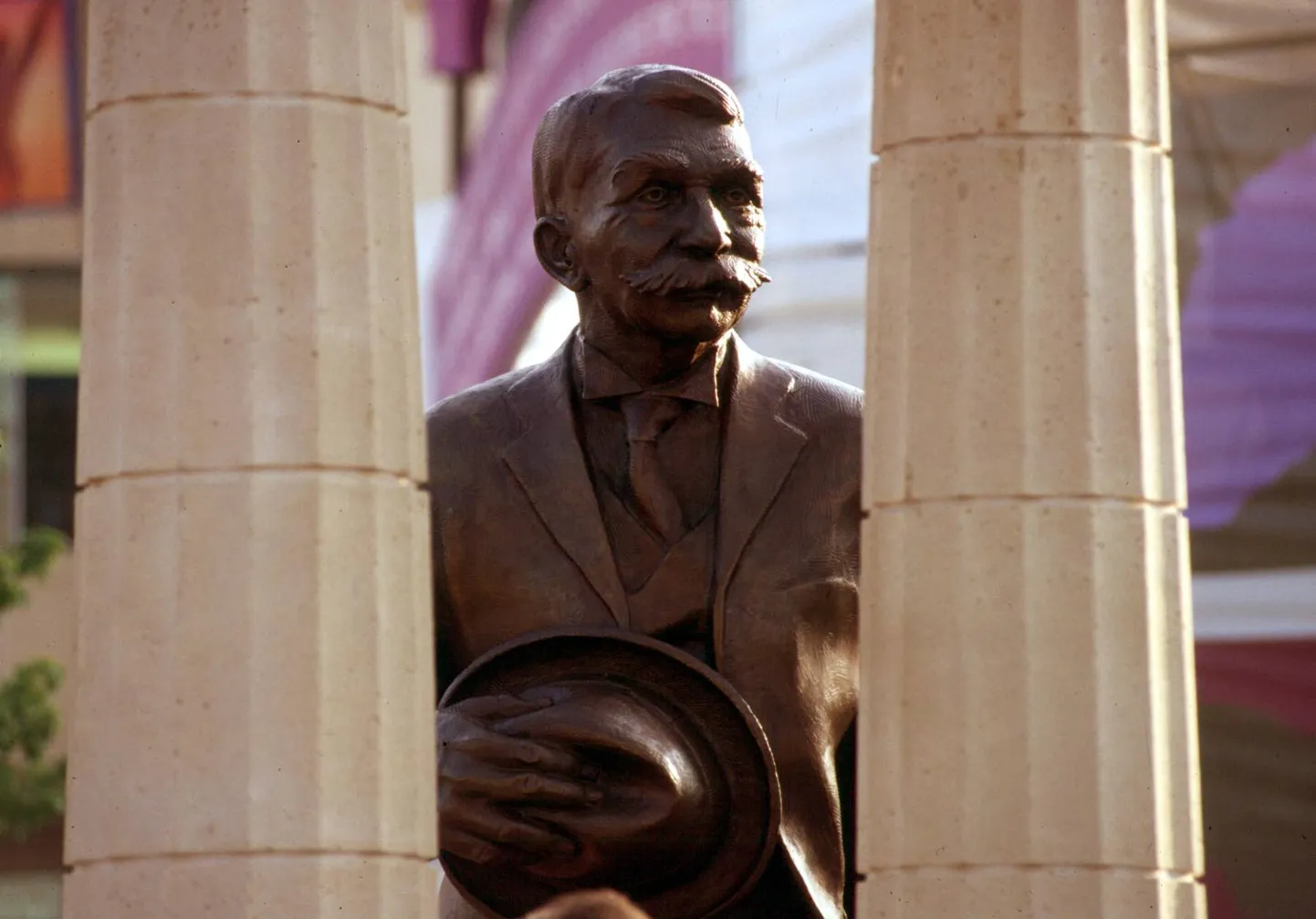 Parun Pierre de Coubertin.