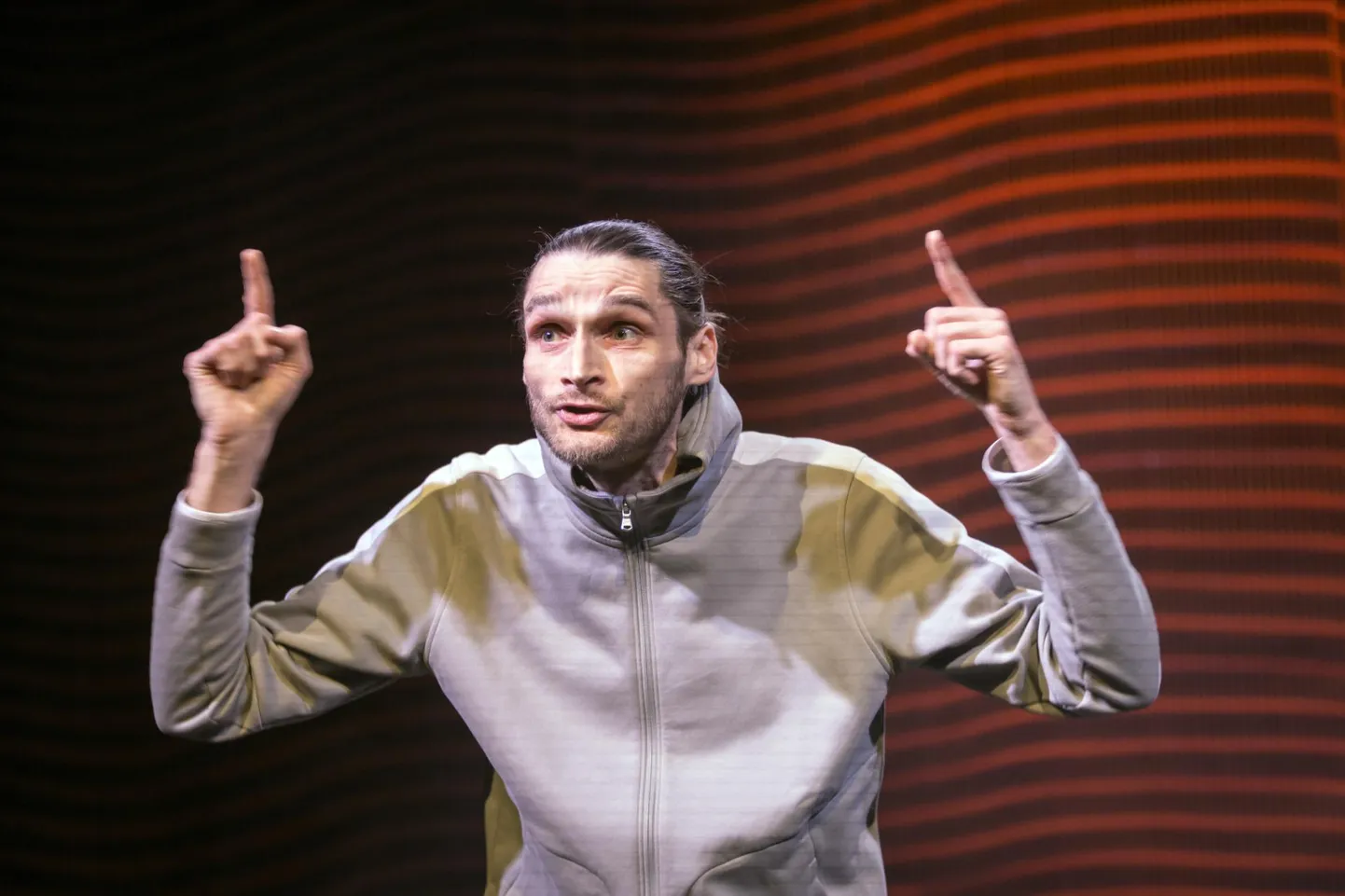 Ago Soots VAT teatri lavastuses «Woke & Vihane».