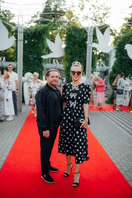 FOTO ⟩ Maija Silova iziet sabiedrībā ar vīru