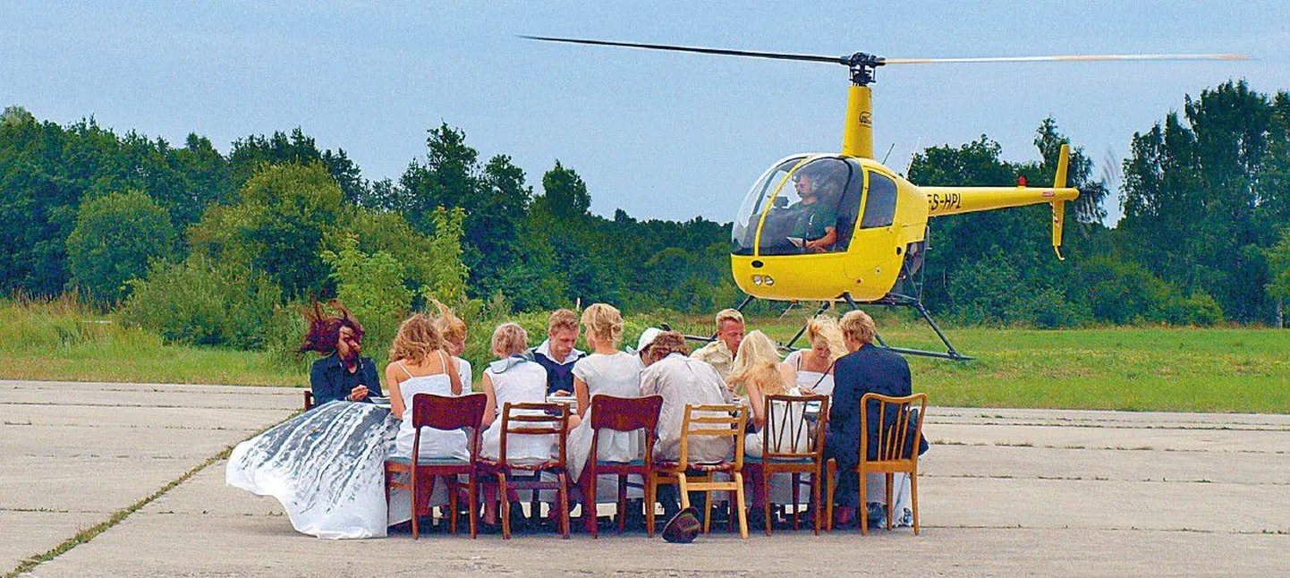 Püha söömaaeg: Kiltsi lennuväljal on end sisse seadnud Noolegrupp koos Marje Len Murusaluga.