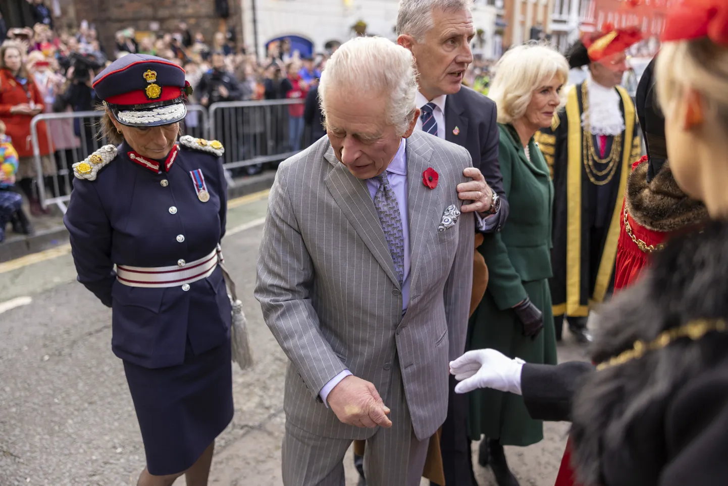 Charles III hetk pärast seda, kui tema pea kõrvalt lendas maha muna.