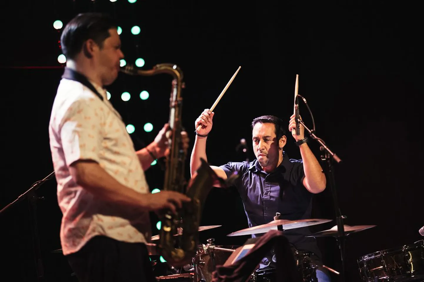 Antonio Sanchez (trummid), Seamus Blake – saksofon