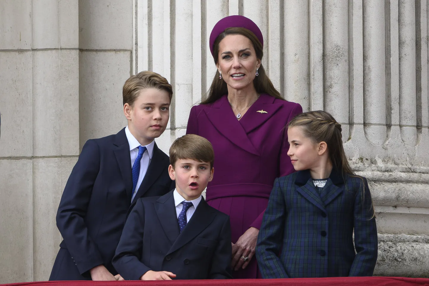 Walesi printsess Catherine oma laste Geroge'i, Louisi ja Charlotte'iga.