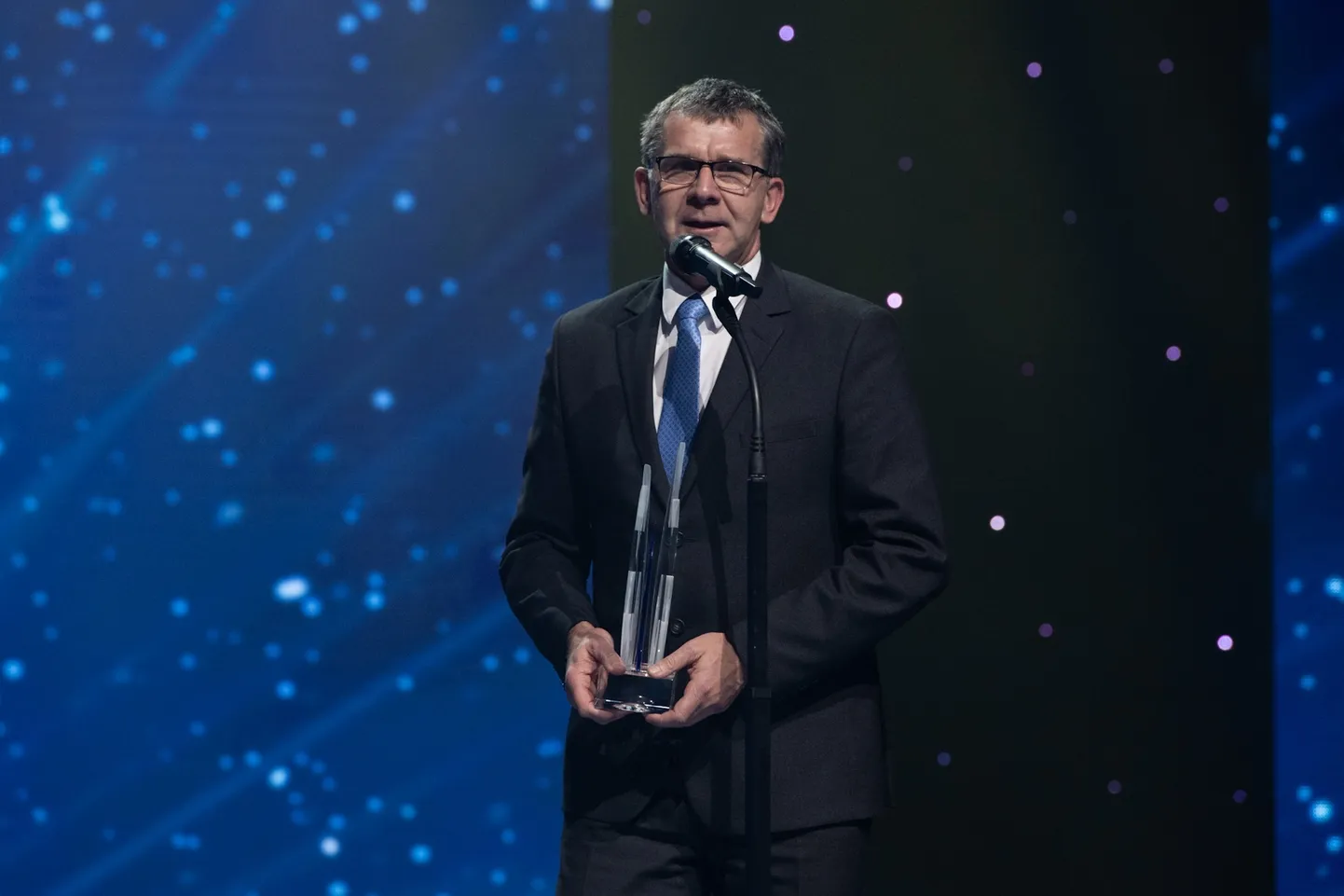 Eesti kõige sportlikuma omavalitsuse tiitli võttis vastu Elva vallavanem Toomas Järveoja.