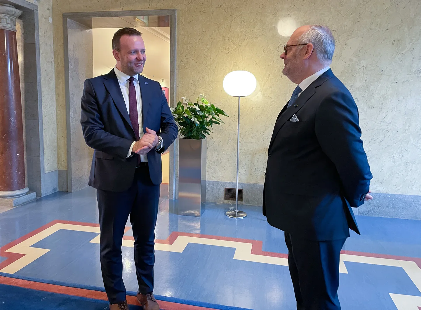 President Alar Karis ja siseminister Lauri Läänemets (SDE) esmaspäeval Kadriorus.