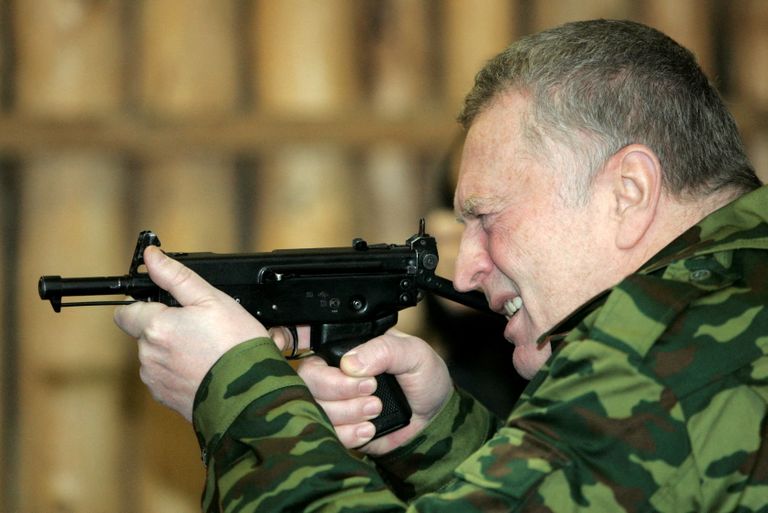 Владимир Жириновский в тире в Черноголовке. 24 февраля 2008 года