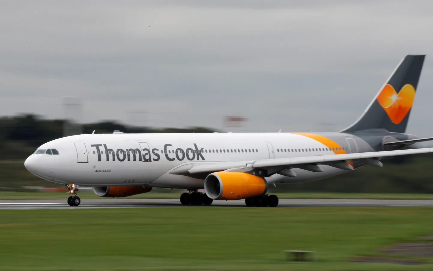 Thomas Cooki Airbus A330 Manchesteri lennujaamas.